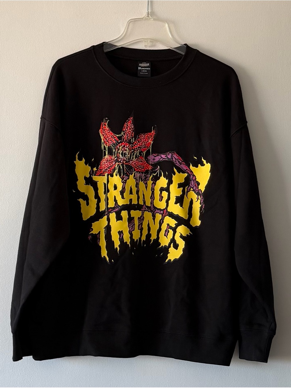 Stranger Things Demogorgon Graphic Crewneck Sweatshirt No Boundaries Black L